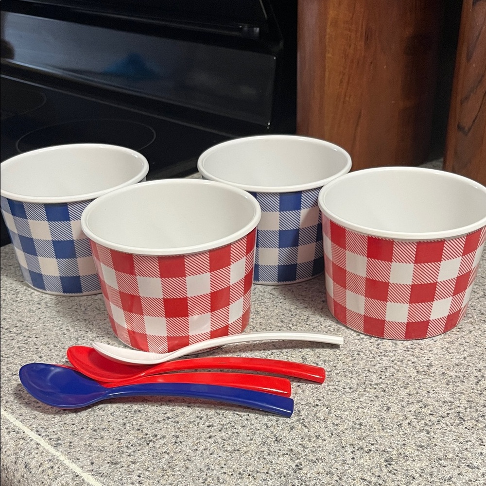Nautica Checkered Melamine Ice Cream Bowls with Spoons